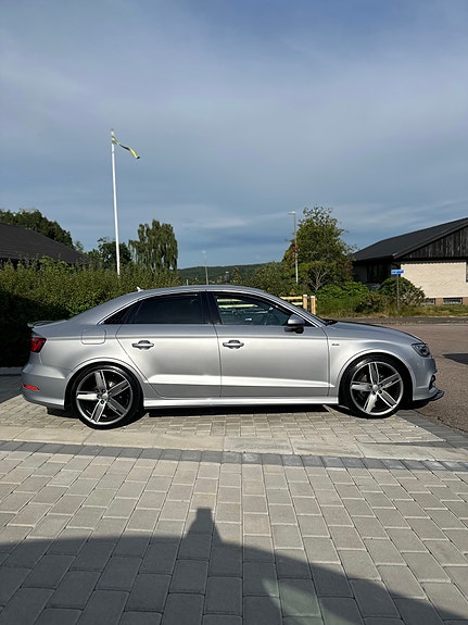 Audi A3 3 of 5