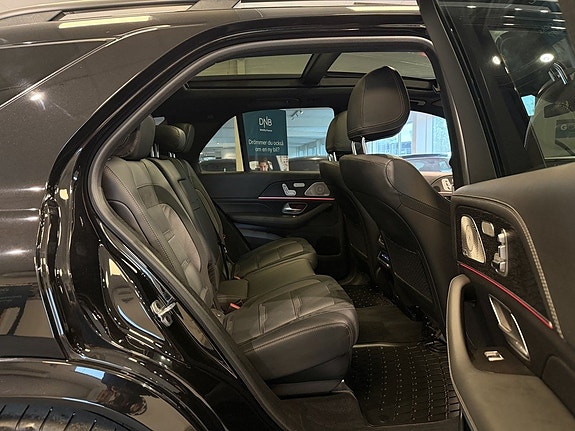 Mercedes-Benz GLE53 28 of 30