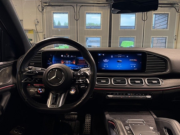 Mercedes-Benz GLE53 8 of 30
