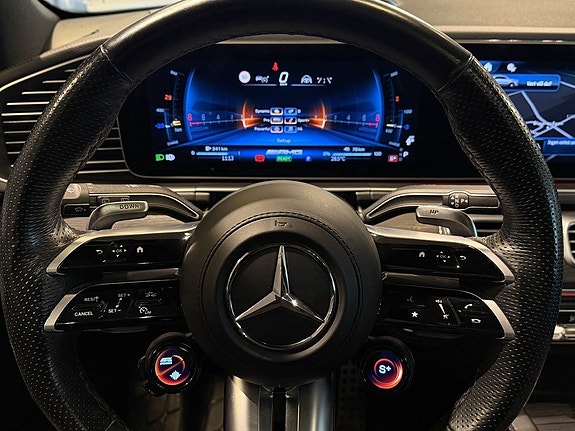 Mercedes-Benz GLE53 11 of 30