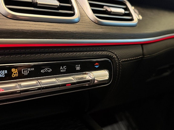 Mercedes-Benz GLE53 18 of 30