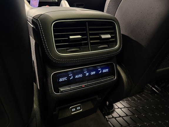 Mercedes-Benz GLE53 24 of 30