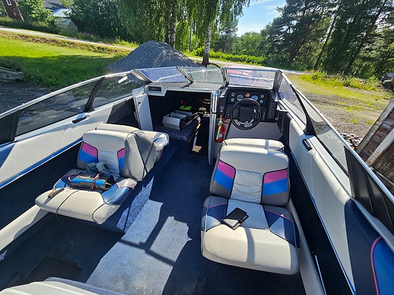 Bayliner 1952 3 of 5