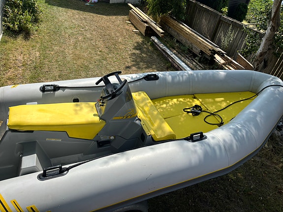 Zodiac ProJet 420 RIB – Perfekt familjebåt, extremt lite använd! 5 of 6