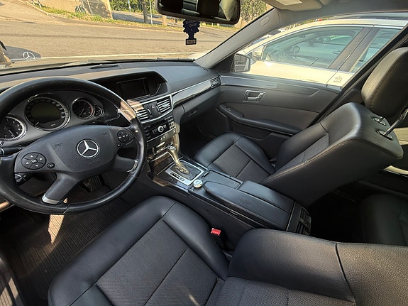 Mercedes-Benz E200 4 of 7