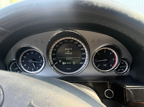 Mercedes-Benz E200 7 of 7