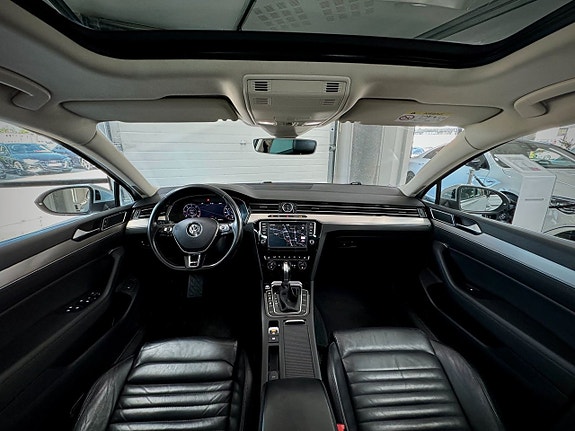 Volkswagen Passat 8 of 17