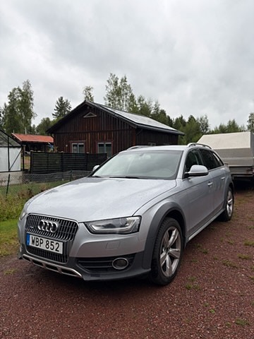 Audi A4 allroad 2 of 5