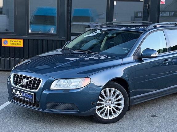 Volvo V70 2 of 23