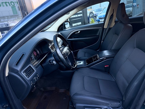 Volvo V70 16 of 23