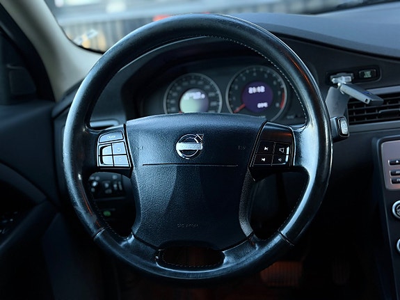 Volvo V70 18 of 23