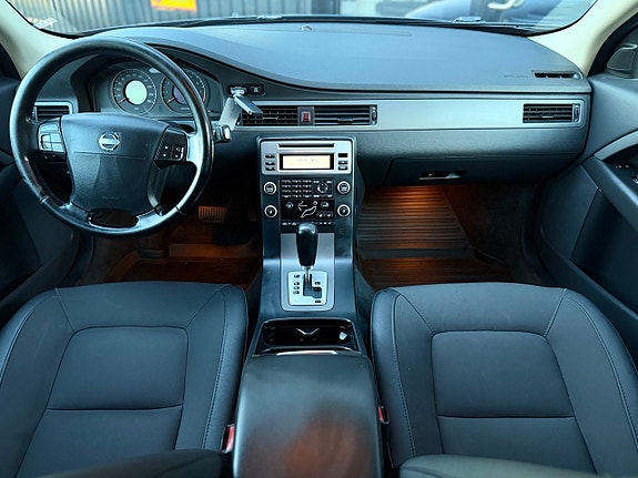 Volvo V70 14 of 23