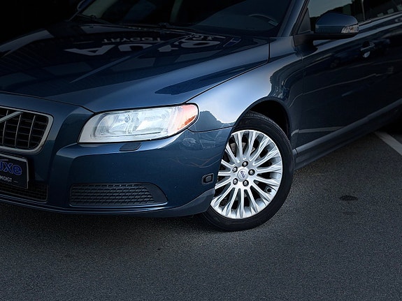 Volvo V70 4 of 23