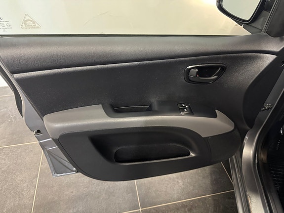 Hyundai i10 9 of 21