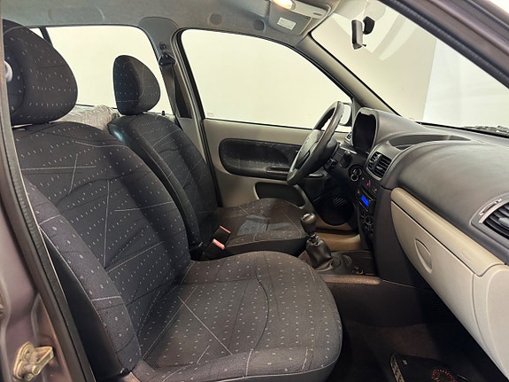 Renault Clio 13 of 19