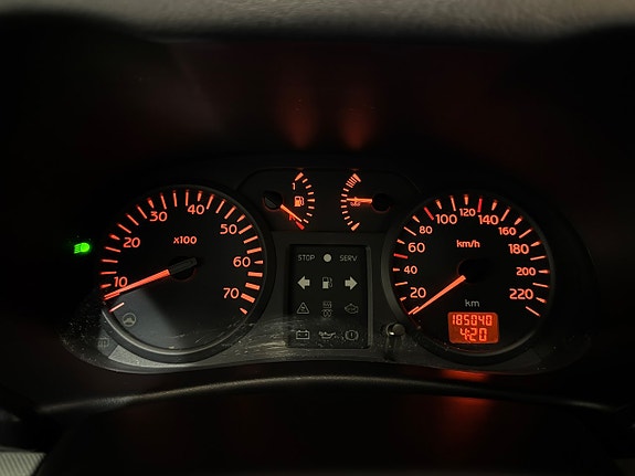 Renault Clio 16 of 19