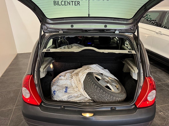 Renault Clio 19 of 19