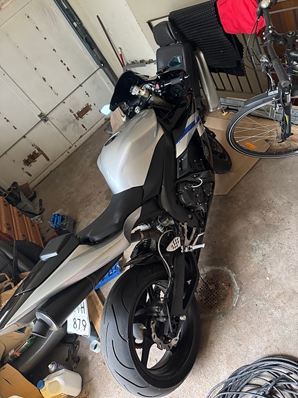 Yamaha YZF-R1 3 of 3