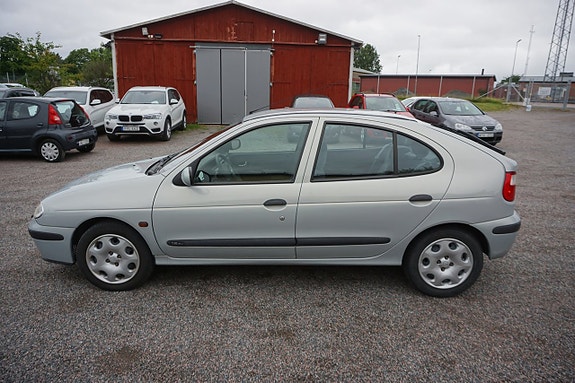Renault Megane 3 of 6