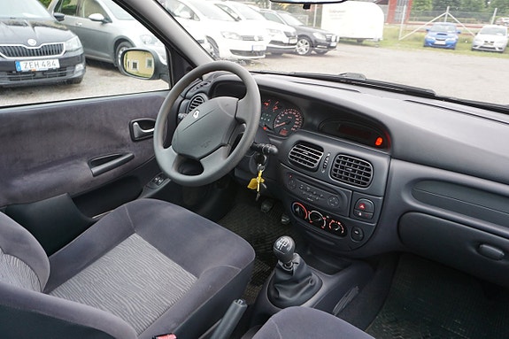 Renault Megane 5 of 6