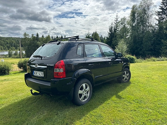 Hyundai Tucson 2 of 5