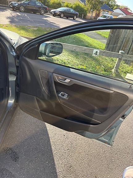 Volvo V70 5 of 6