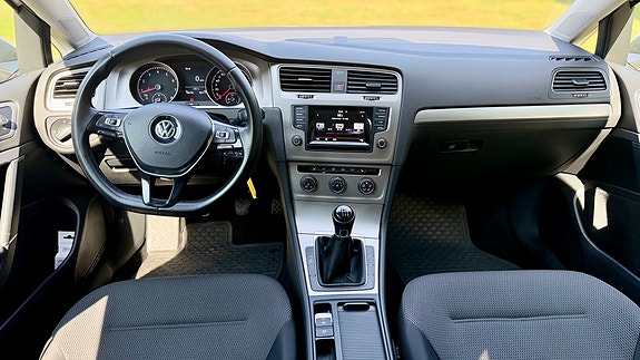 Volkswagen Golf VII 5 of 5