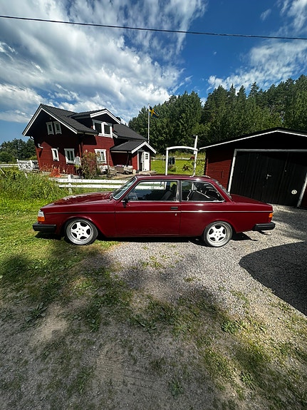 Volvo 242 5 of 5