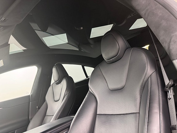 Tesla Model S 9 of 18