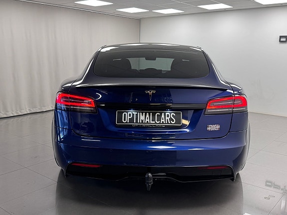 Tesla Model S 16 of 18