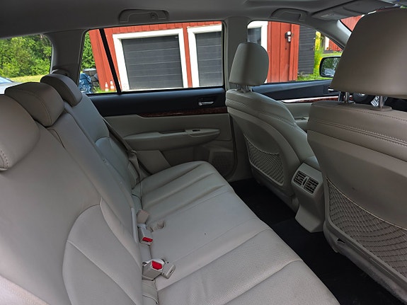 Subaru Outback 6 of 13