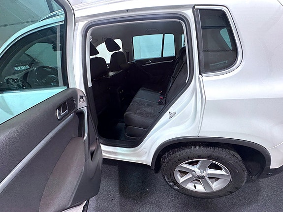 Volkswagen Tiguan 12 of 20