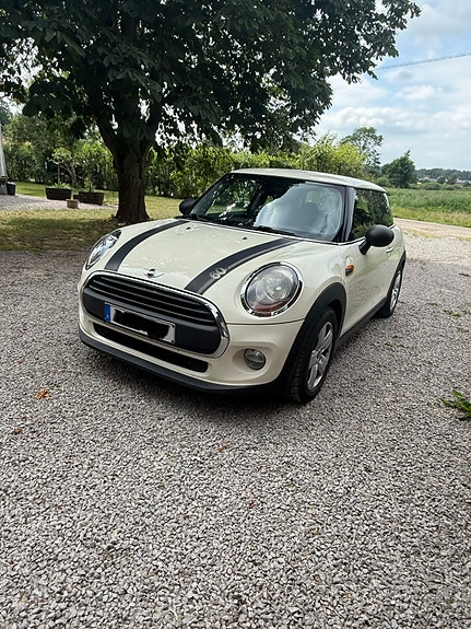 MINI One 2 of 5