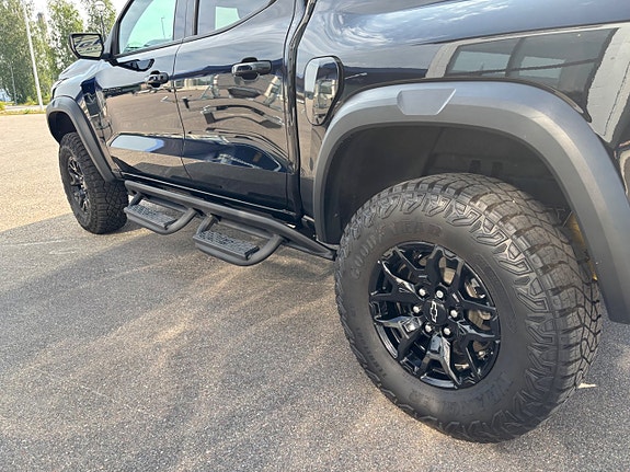 Chevrolet Colorado 3 of 5
