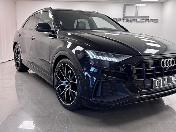 Audi Q8 2 of 5