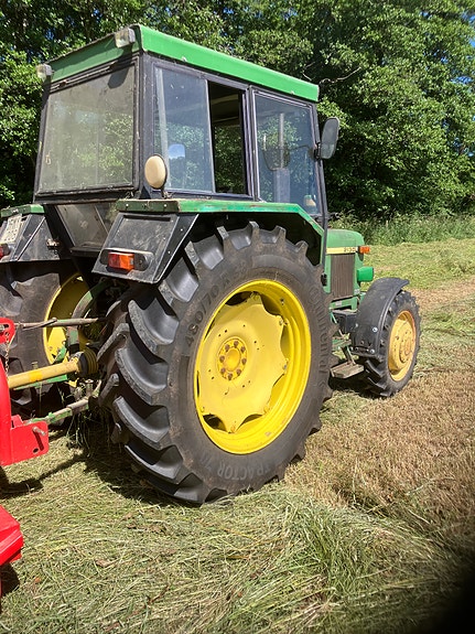 John Deere 2130. 4wd 3 of 5