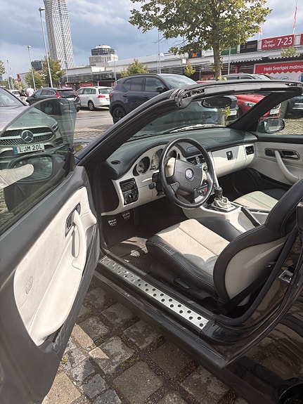 Mercedes-Benz SLK230 4 of 5