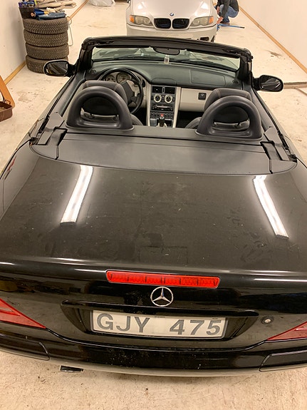 Mercedes-Benz SLK230 7 of 12