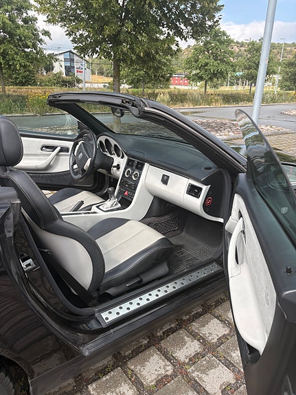 Mercedes-Benz SLK230 5 of 5