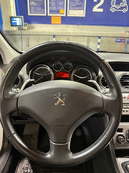 Peugeot 308 SW 5 of 5