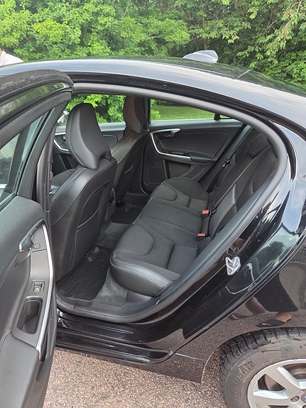 Volvo S60 7 of 8