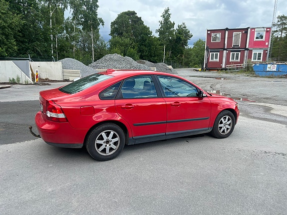 Volvo S40 2 of 8