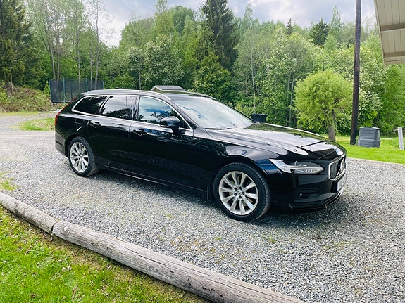 Volvo V90 2 of 5
