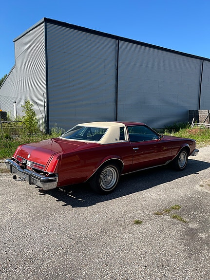 Buick Regal 3 of 5