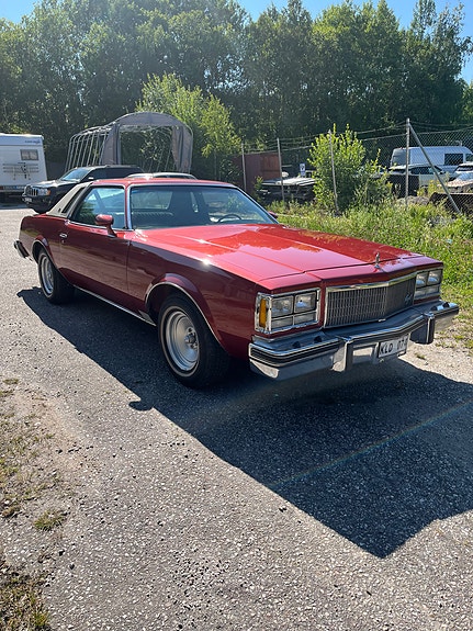 Buick Regal 2 of 5