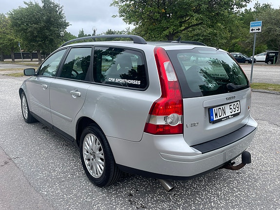 Volvo V50 4 of 5
