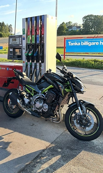 Kawasaki Z900 5 of 5