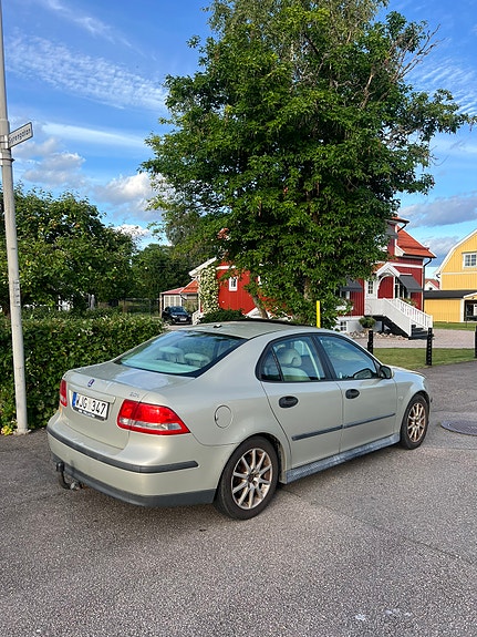 Saab 9-3 2 of 5