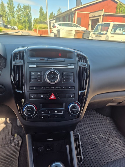 Kia Ceed 7 of 8