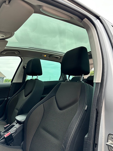 Peugeot 308 SW 8 of 15